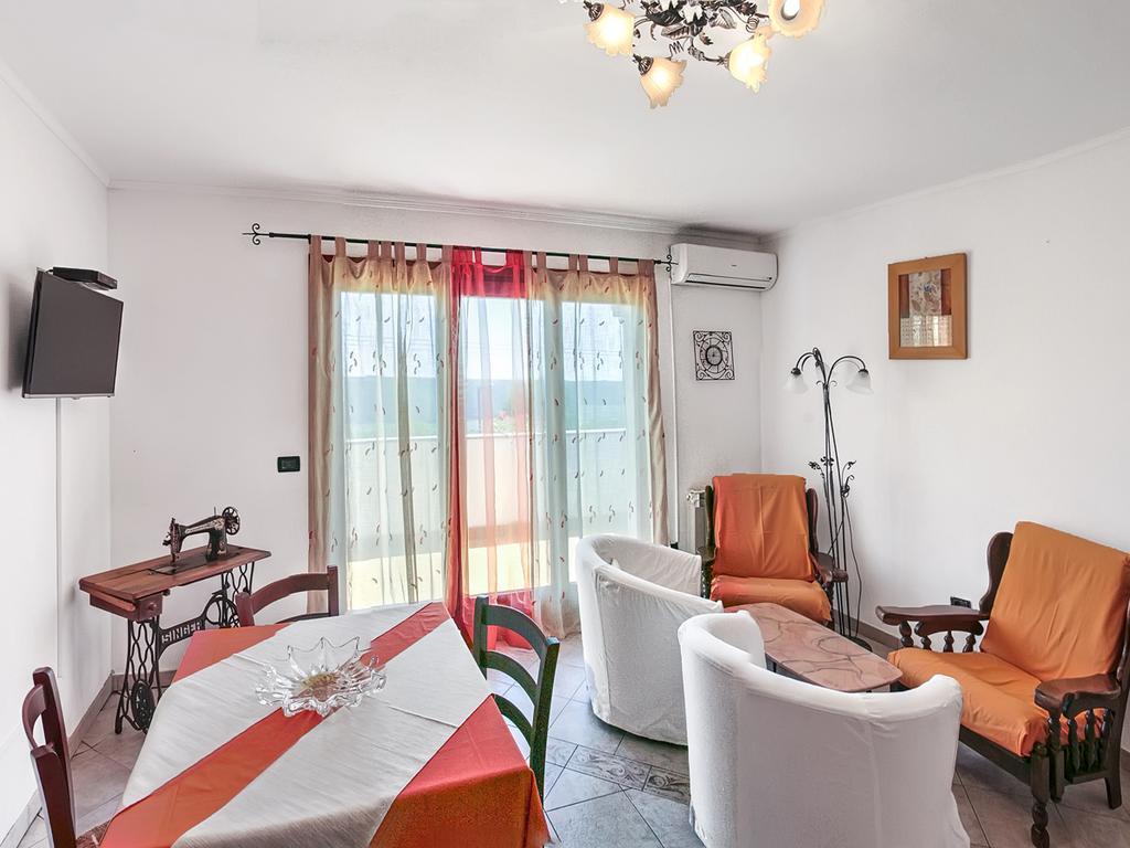 Apartment Agroturizam Radesic Buje Εξωτερικό φωτογραφία