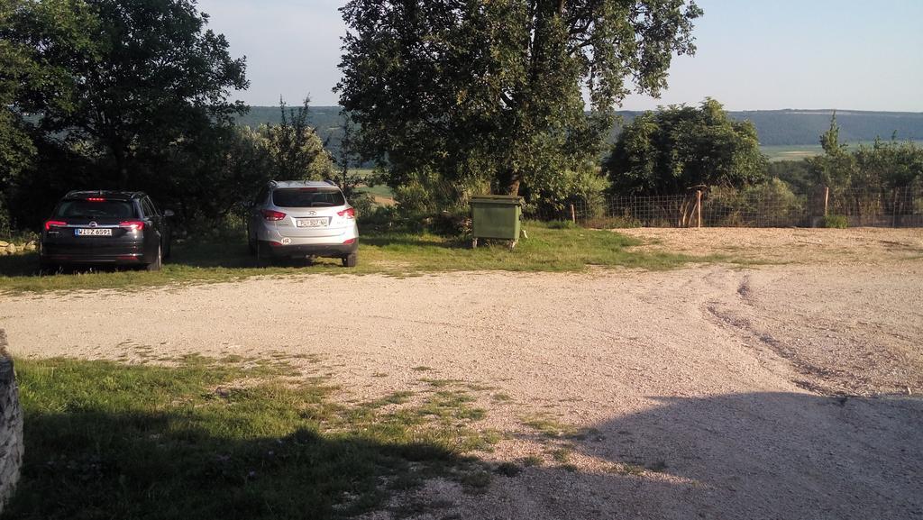 Apartment Agroturizam Radesic Buje Εξωτερικό φωτογραφία
